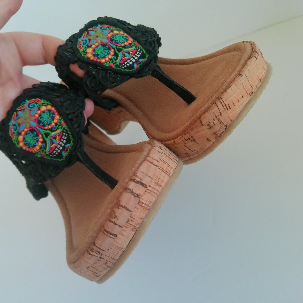 Grazie Wedge Heel Sandal 10 Black Embroidered Sugar Skull Woven Upper Cork Sole - Picture 12 of 14
